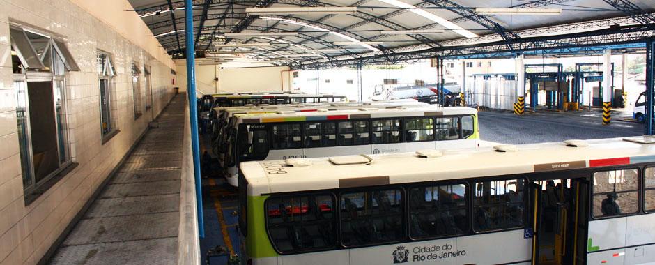 Infra-estrutura: instalações modernas e frota<br />
composta por carros novos e semi-novos